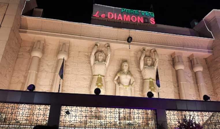 Le Diamonds - Image 1