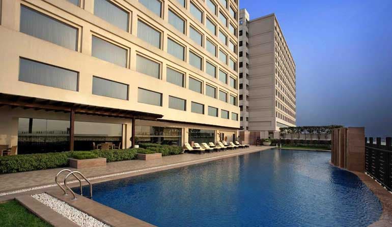 Holiday Inn - Image 2