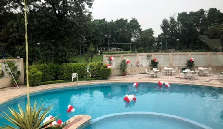 The Executive Club Resort - Image 2