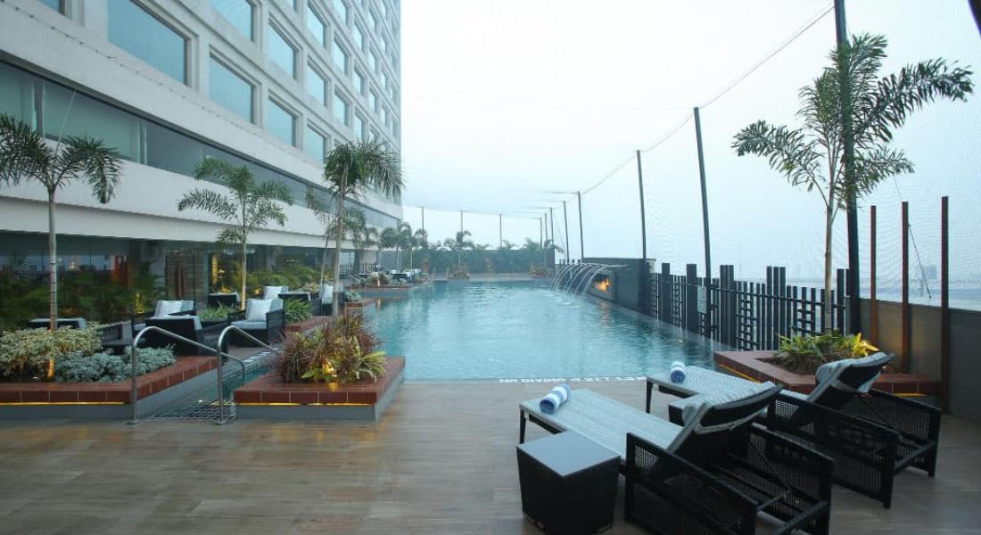 Crowne Plaza - Image 3