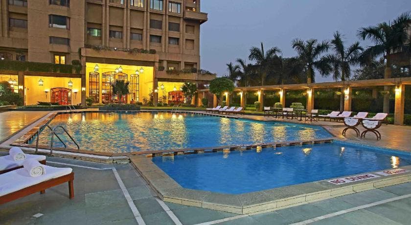 Eros Hotel - Image 2