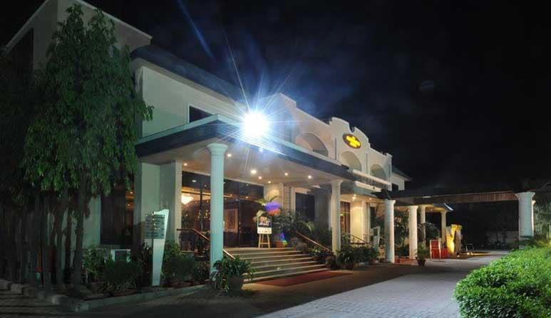 Tivoli Garden Resort Hotel - Image 1