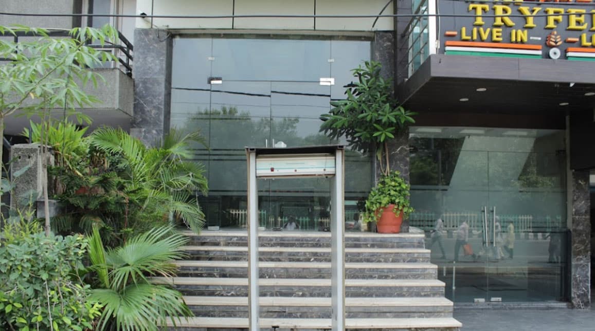 Hotel Tryfena - Image 1