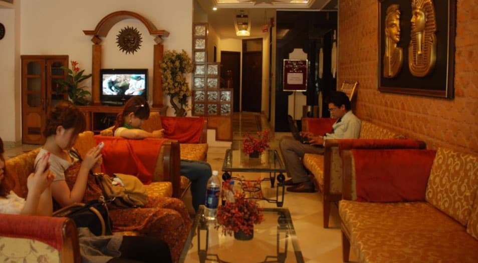 Hotel Metro Heights - Image 1