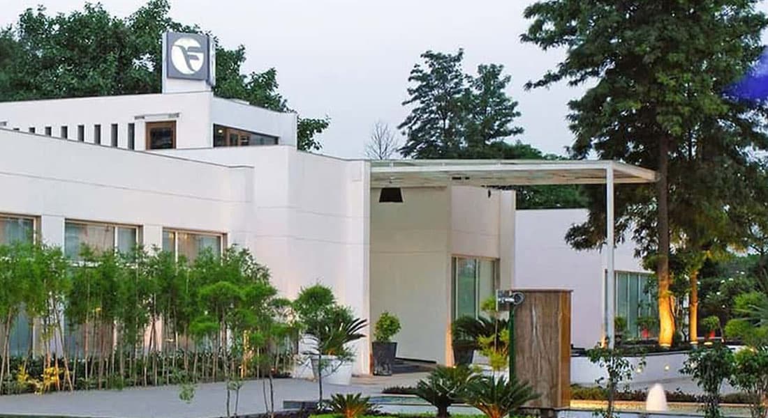 Park Boulevard Hotel - Image 1