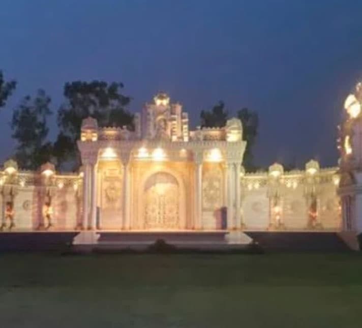 Le Garden's Victorian Palace - Image 1