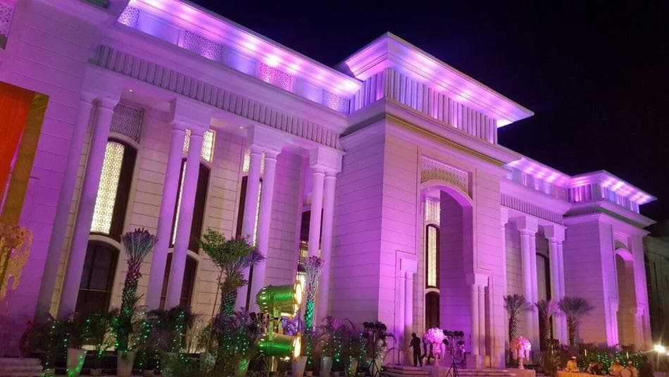 Red Carpet Banquets - Image 1