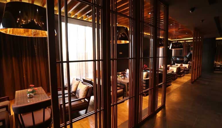 Pride Plaza Hotel - Image 2