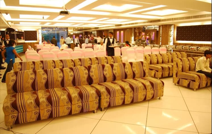 Ramada by Wyndham - Image 2