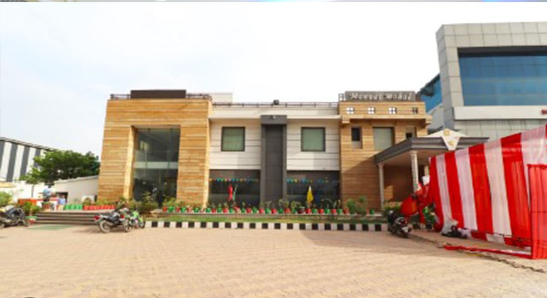 Mannat Mahal - Image 1