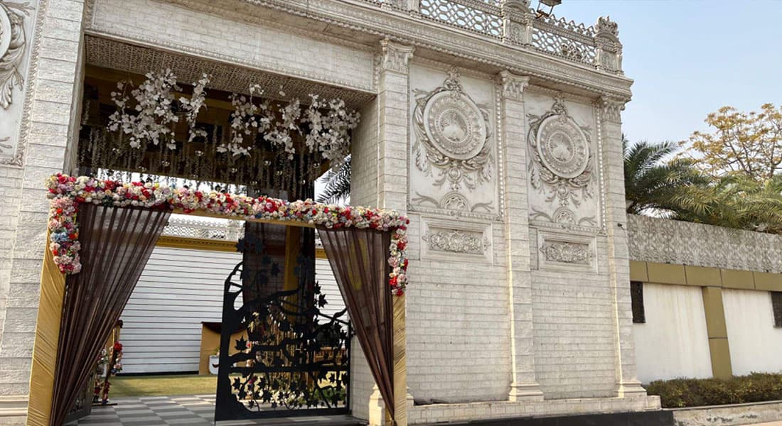 Royal Greens Banquet and Party Lawn - Image 1