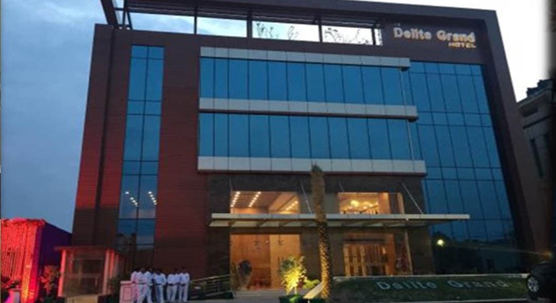Hotel Delite Grand - Image 1