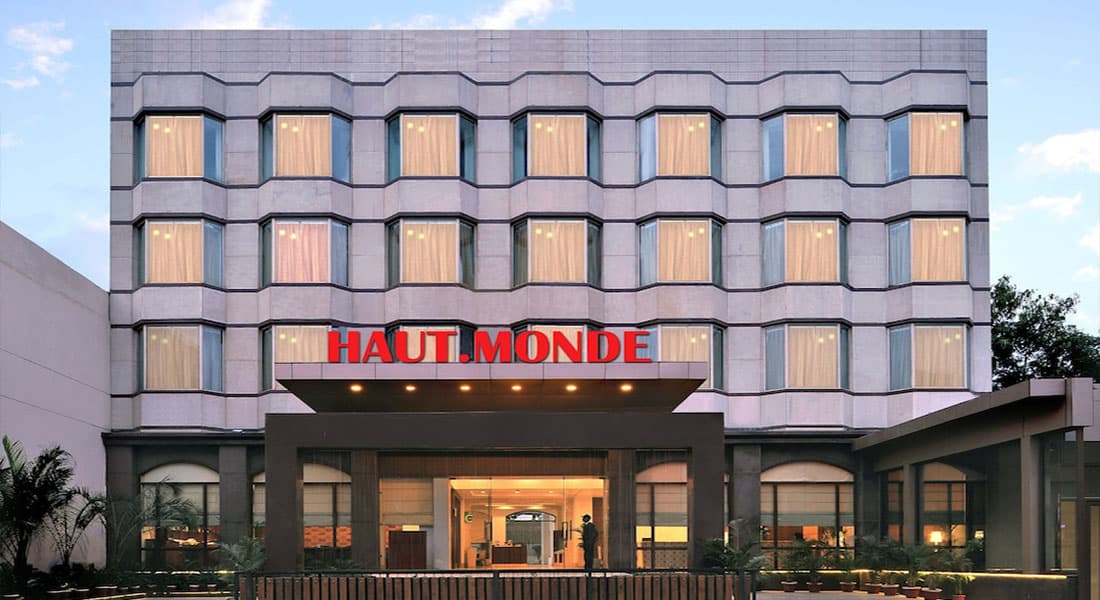 Hotel Haut Monde - Image 1