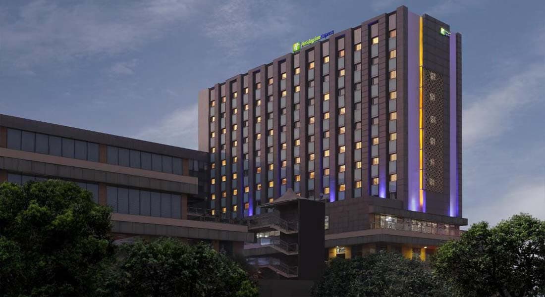 Holiday Inn Express - Image 1