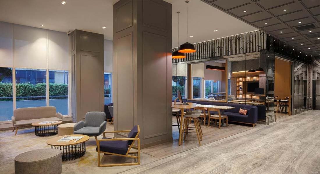 Holiday Inn Express - Image 2