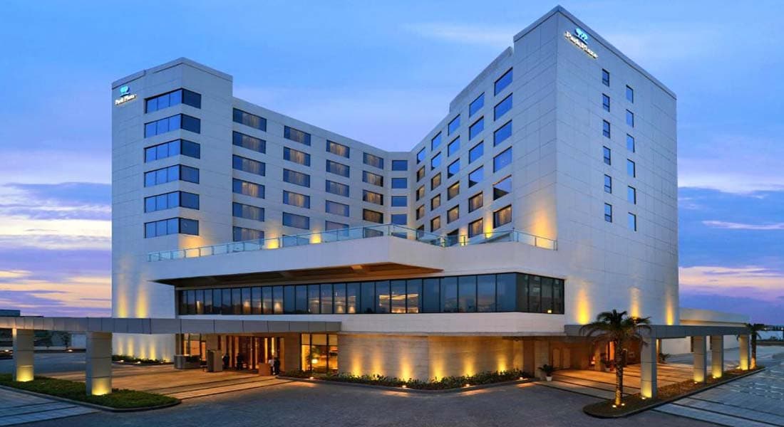 Park Plaza - Image 1