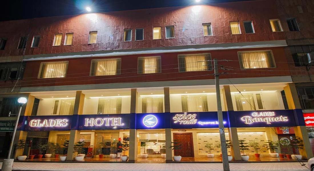 Glades Hotel - Image 1