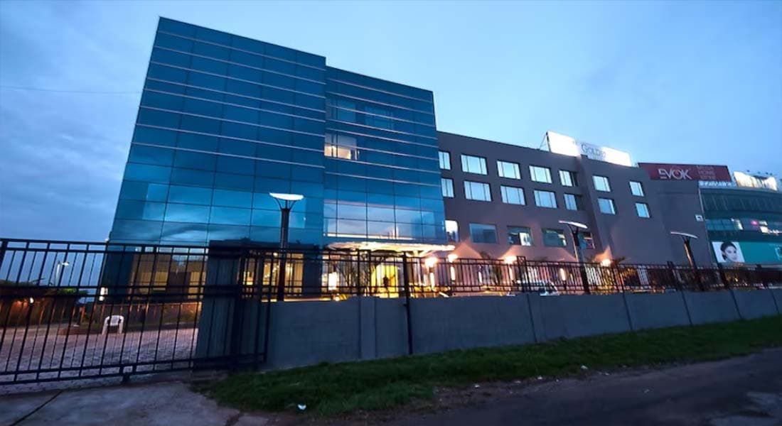 Golden Plaza Hotel & Spa - Image 1