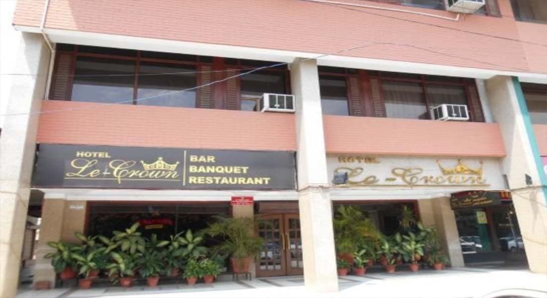 Hotel Le Crown - Image 1